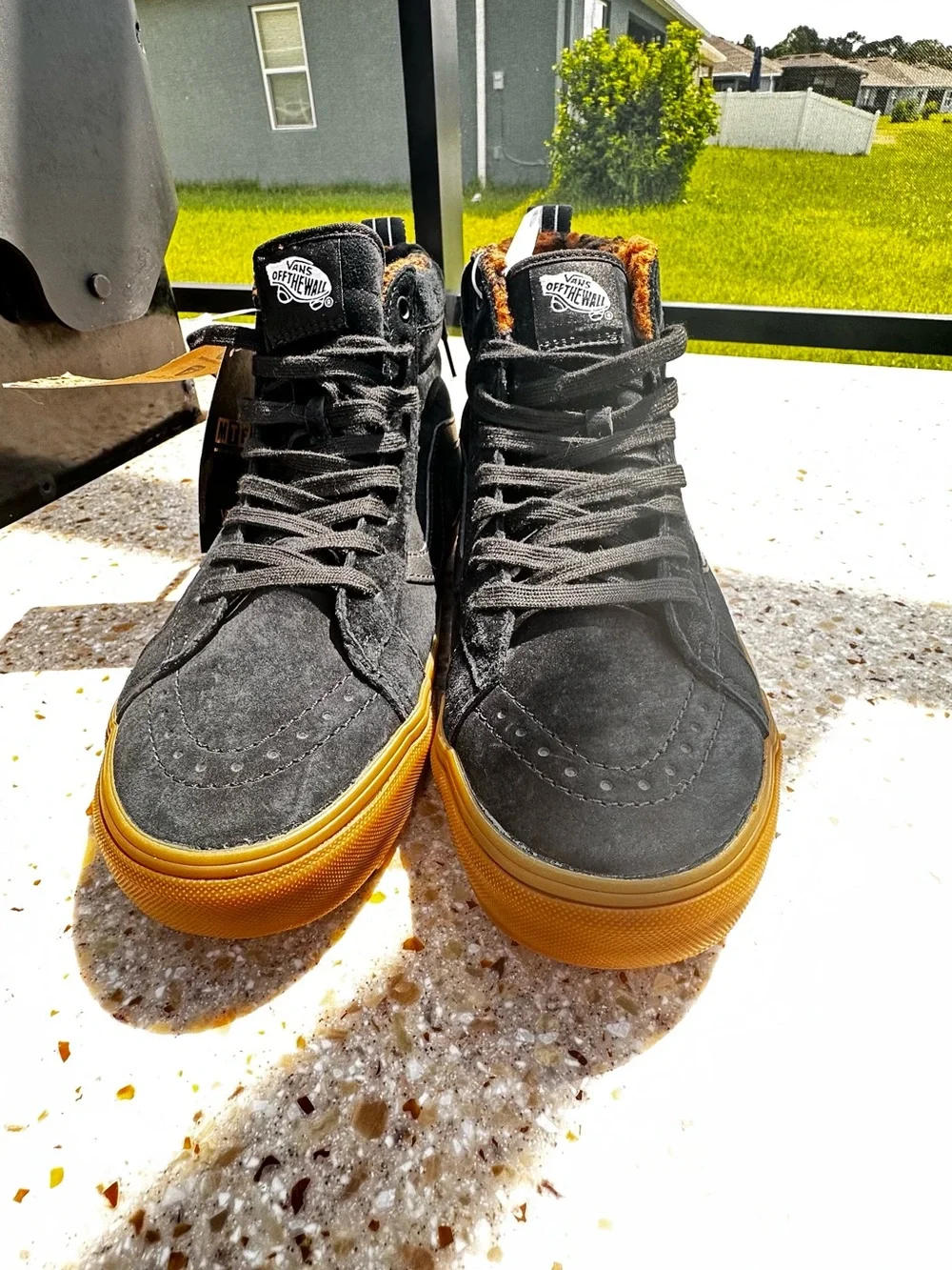 Vans Sk8-Hi MTE-1 Black/Gum high-top shoes. Men Size 9.5
